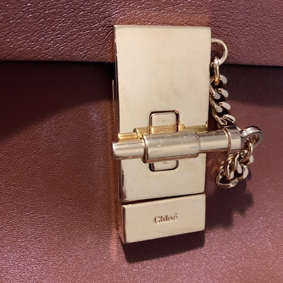 Chole mini Drew Leather Saddle Bag with chain - Picture 7 of 10
